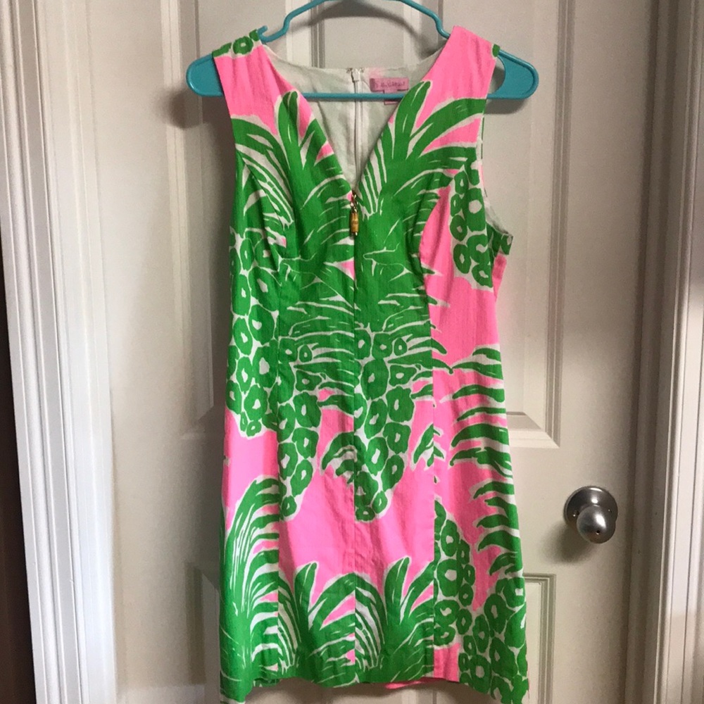Lilly Pulitzer form fitting dress